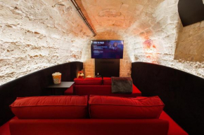 CMG Jacques /Pantheon